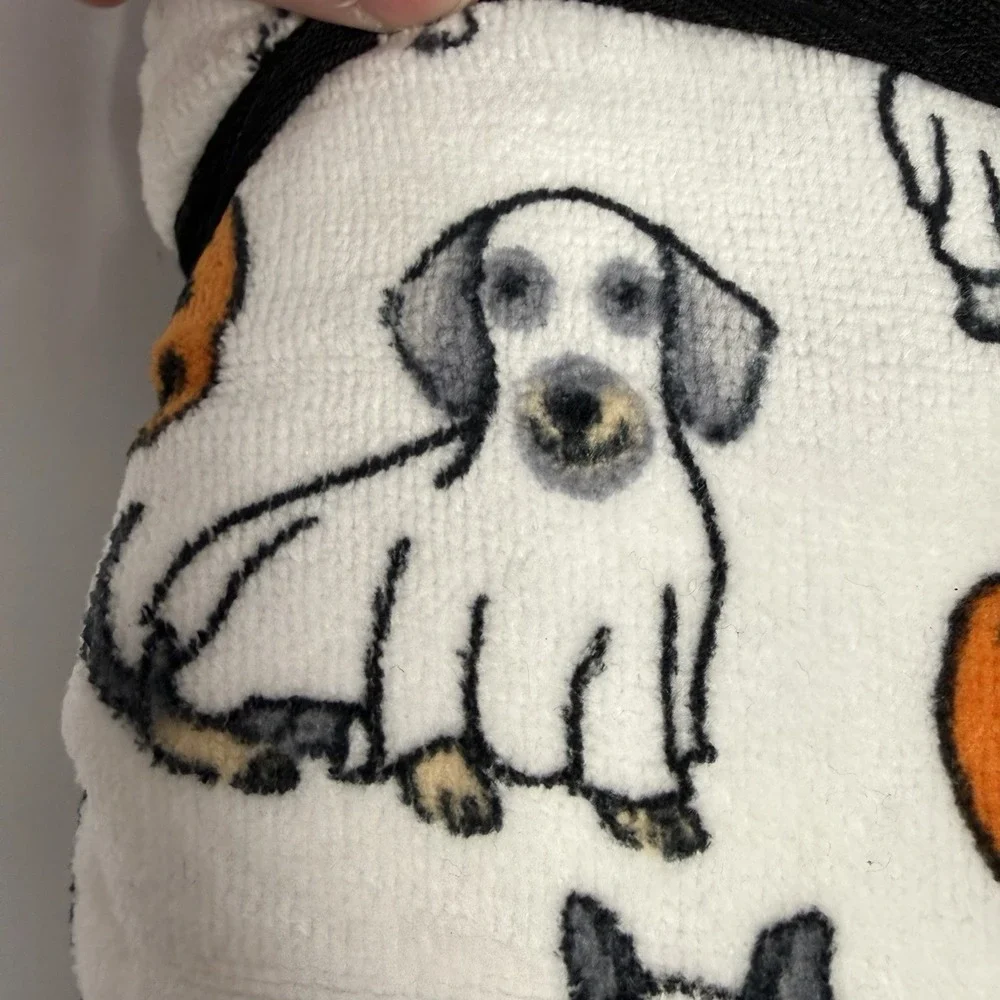 NWT Casaba Halloween Ghost Dogs Hand Towel 2pc Dog Dachshund Retriever Towels
